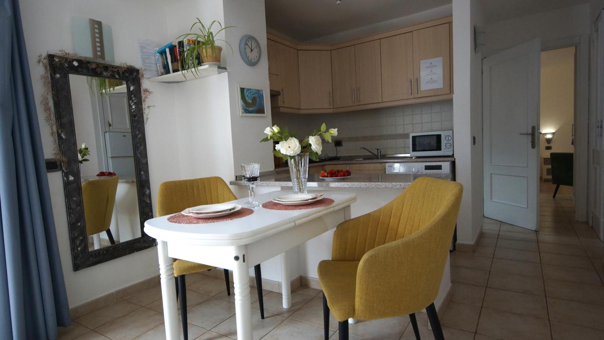 Apartamento Familiar Con Piscina Con Wi Fi En Los Cristianos Los Cristianos  Eksteriør billede