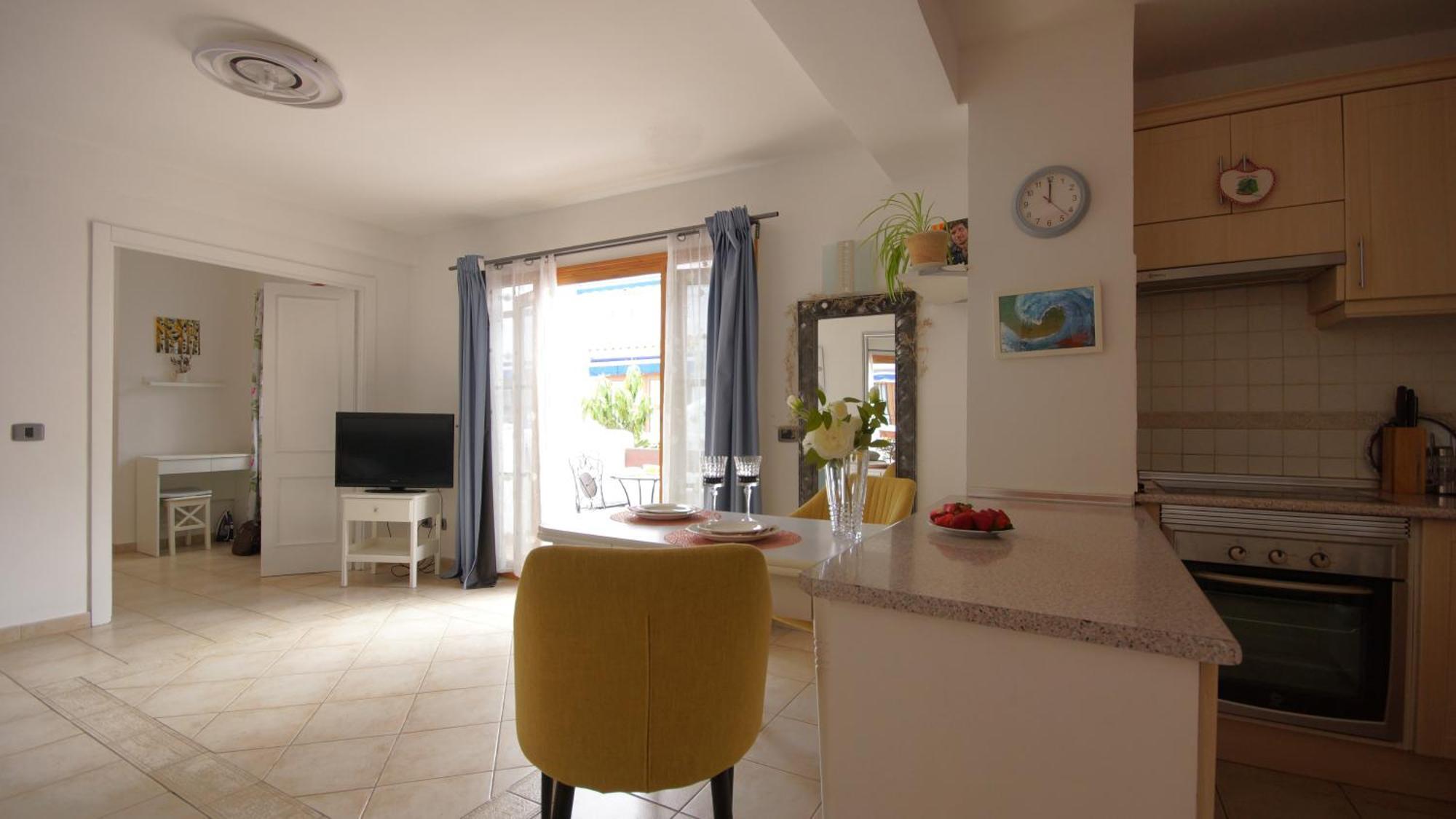 Apartamento Familiar Con Piscina Con Wi Fi En Los Cristianos Los Cristianos  Eksteriør billede